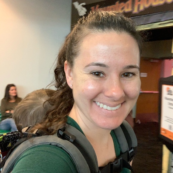 Meet your Posher, Alexandra - Picture 1 of 1